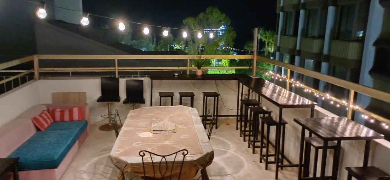 White Hostel Λεμεσός Εξωτερικό φωτογραφία